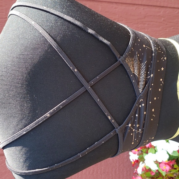 Old Navy Galaxy Print Sport Top - Picture 4 of 4